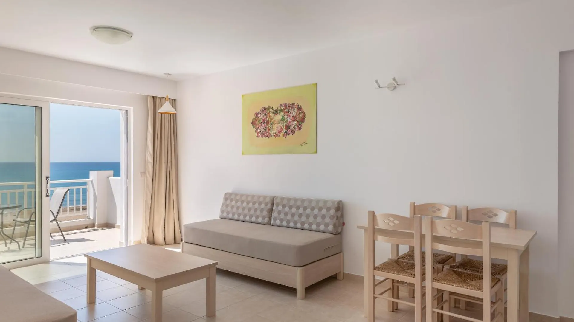 아파트호텔 Marina Bay Hotel Ratzaklíon
